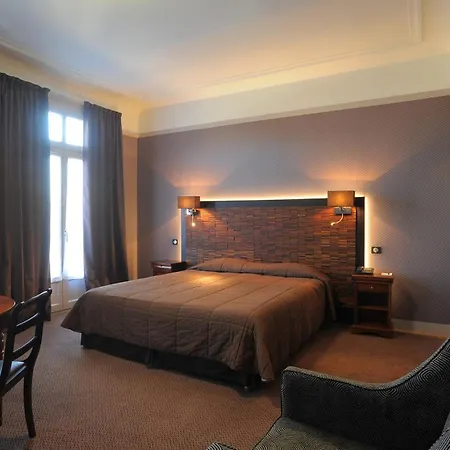 Grand De 4*