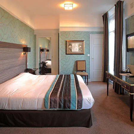 Grand De 4*